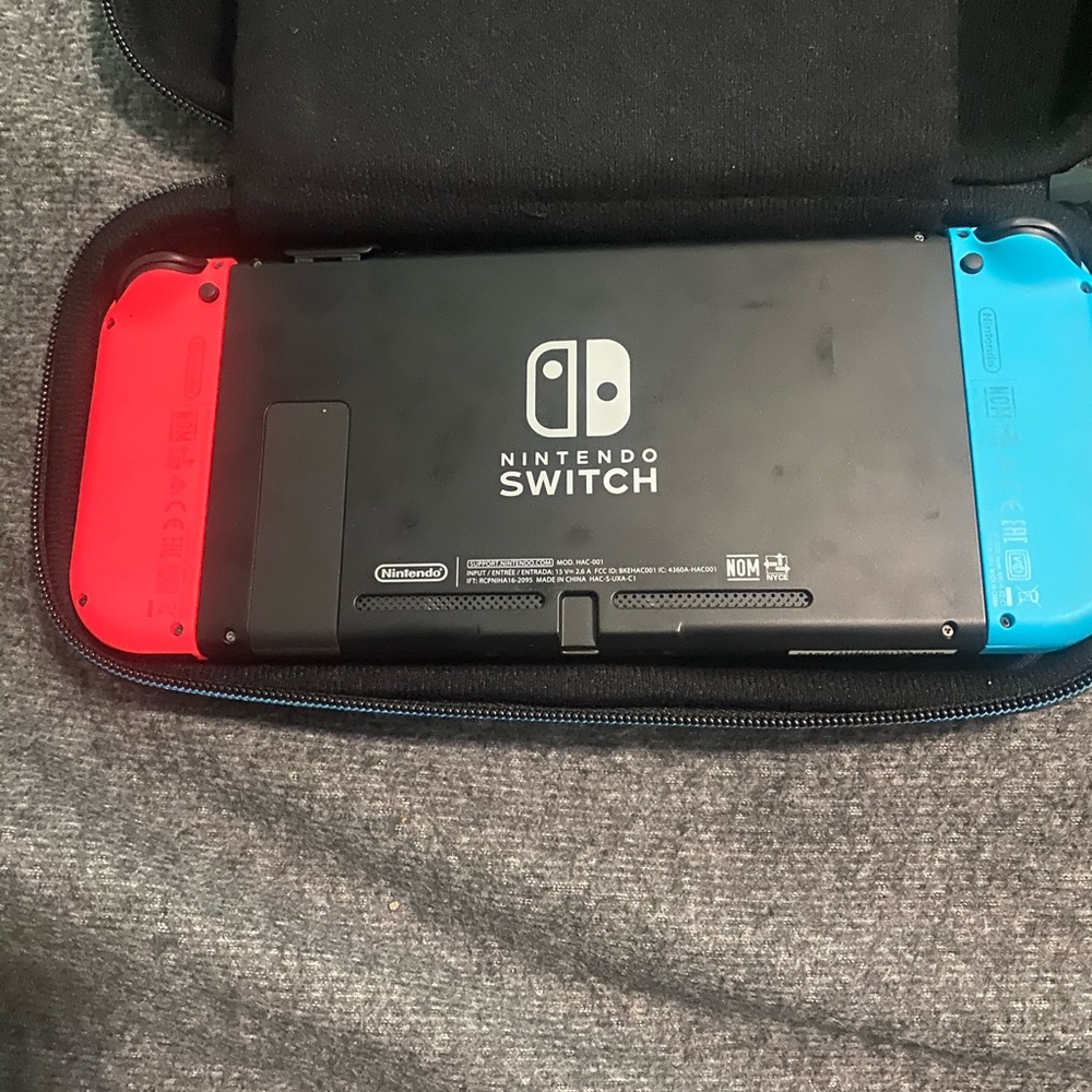 Nintendo switch - Picture 3 of 4